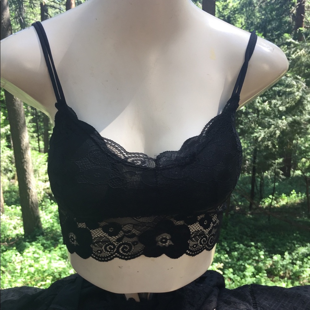 Stretchy lace black  braette lined , skinny straps